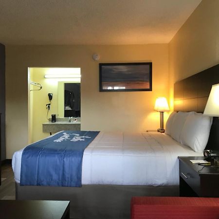 Days Inn By Wyndham Greensboro Airport Εξωτερικό φωτογραφία