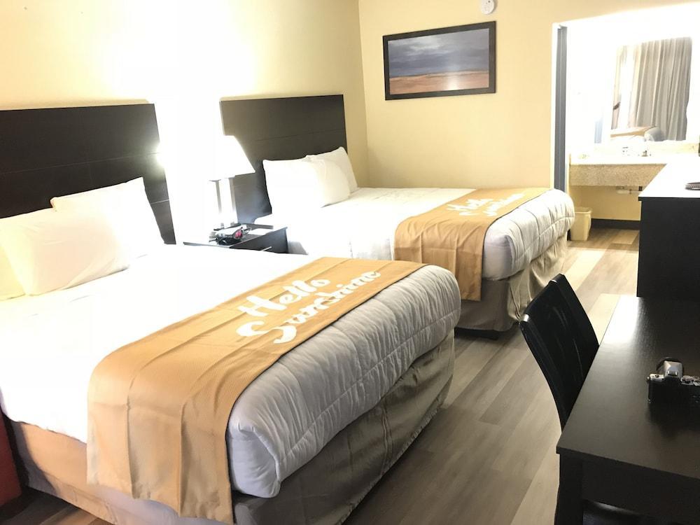 Days Inn By Wyndham Greensboro Airport Εξωτερικό φωτογραφία