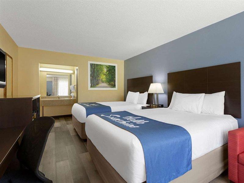 Days Inn By Wyndham Greensboro Airport Εξωτερικό φωτογραφία