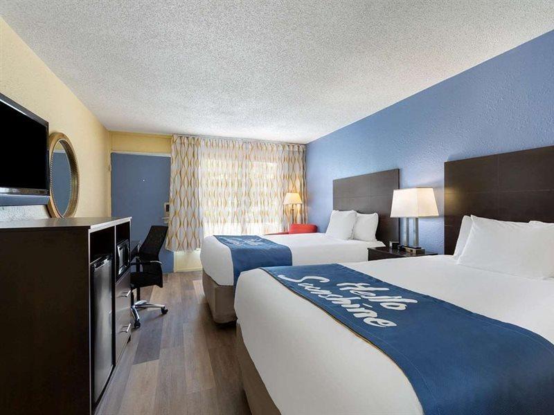Days Inn By Wyndham Greensboro Airport Εξωτερικό φωτογραφία