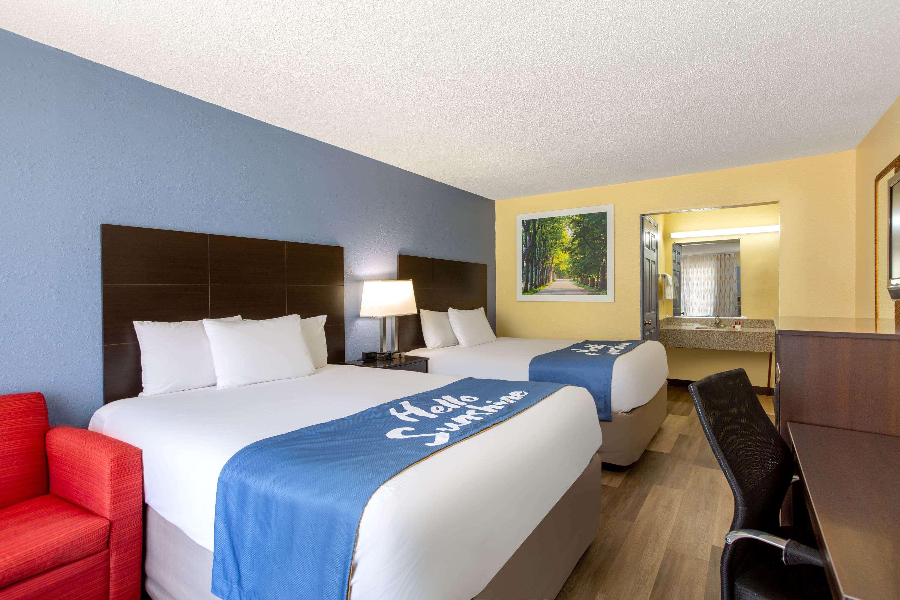Days Inn By Wyndham Greensboro Airport Εξωτερικό φωτογραφία