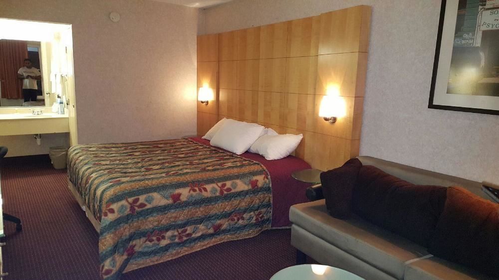 Days Inn By Wyndham Greensboro Airport Εξωτερικό φωτογραφία
